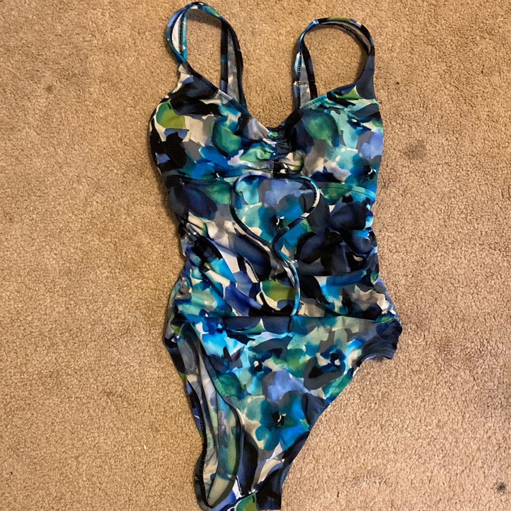One piece swimsuit